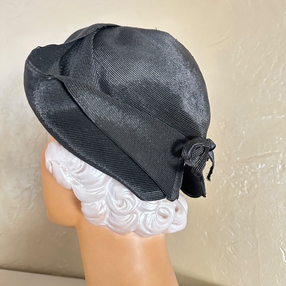 STUNNING 1930S' DESIGNER BLACK STRAW "DUTCH" STYLE HAT - Picture 3 of 13